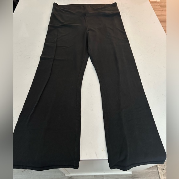 Victoria’s Secret XL 2 Pack Bottoms - Picture 4 of 9